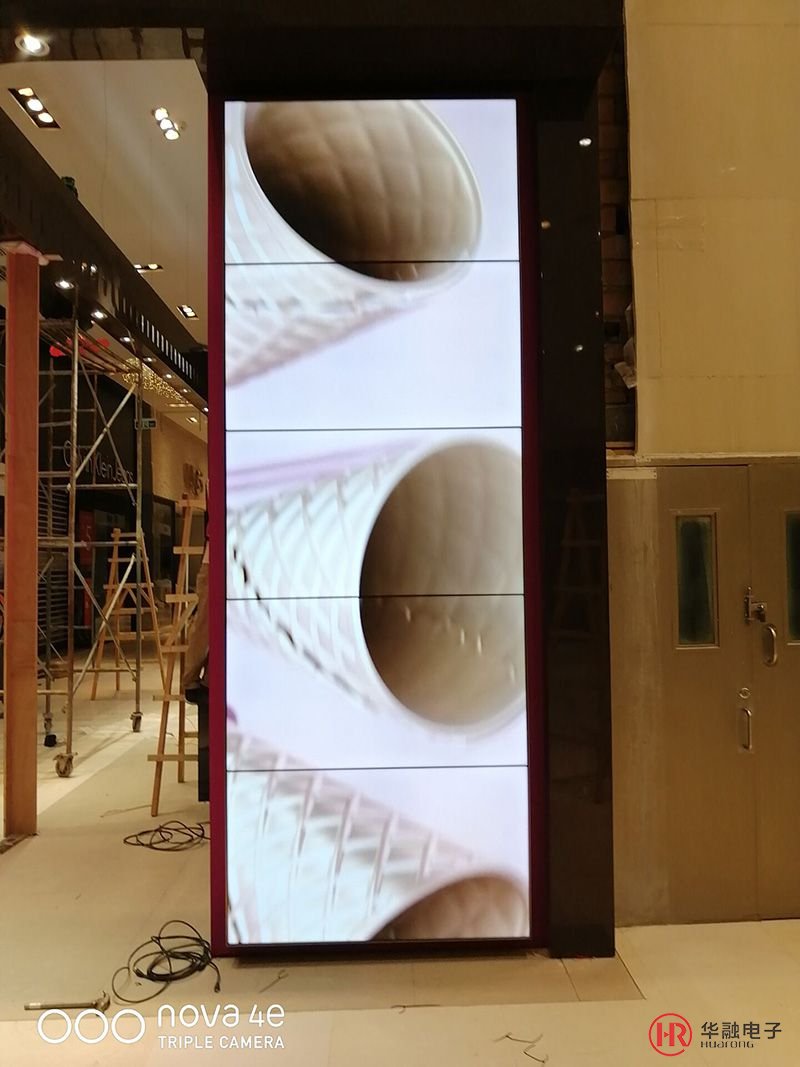 商場55寸3.5 5X1LED顯示屏實(shí)例